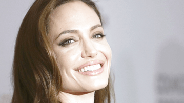 Το παράδειγμα της Angelina Jolie αύξησε τους γενετικούς ελέγχους